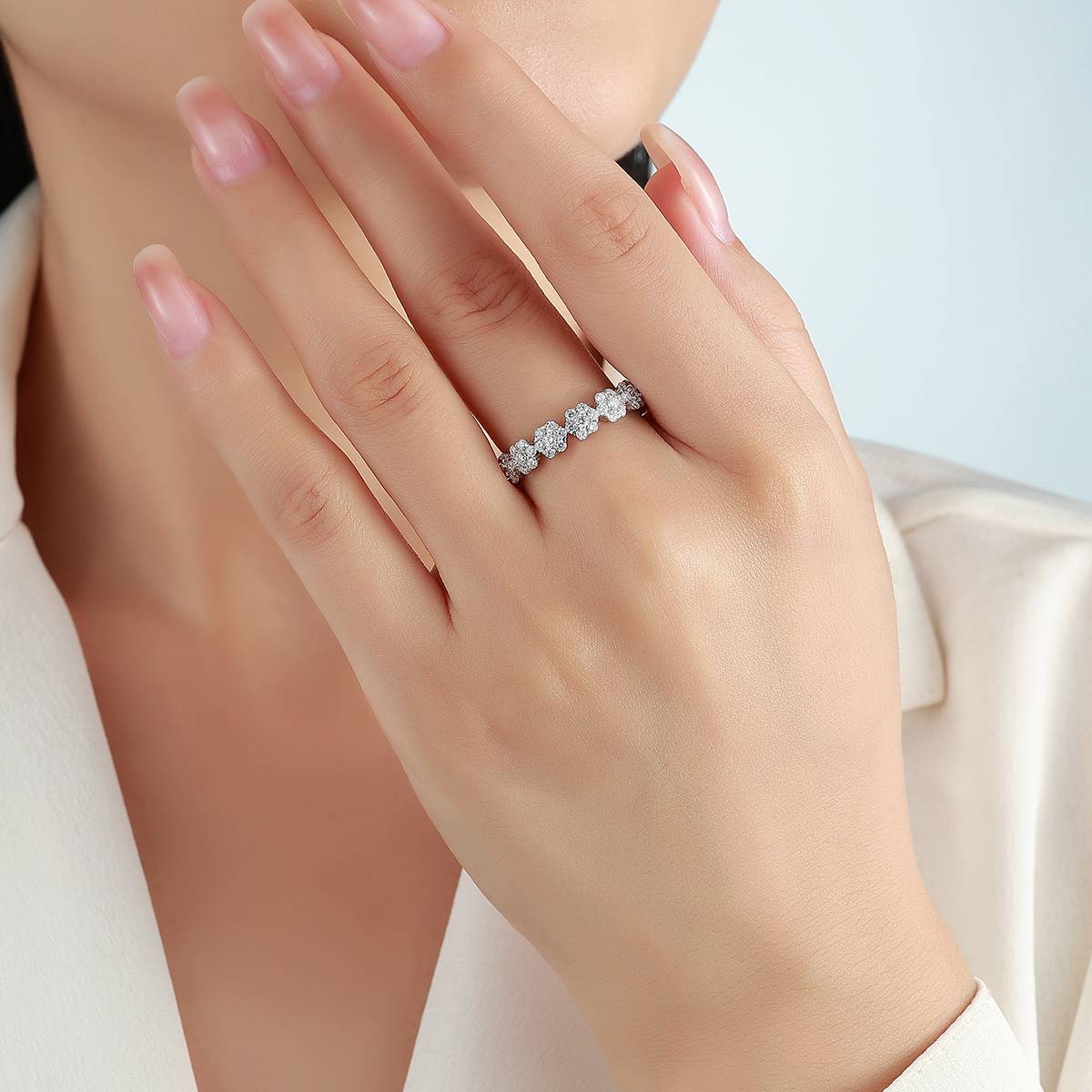 R55103款银镀18K白金满镶圆形莫桑钻订婚戒指1.54ct